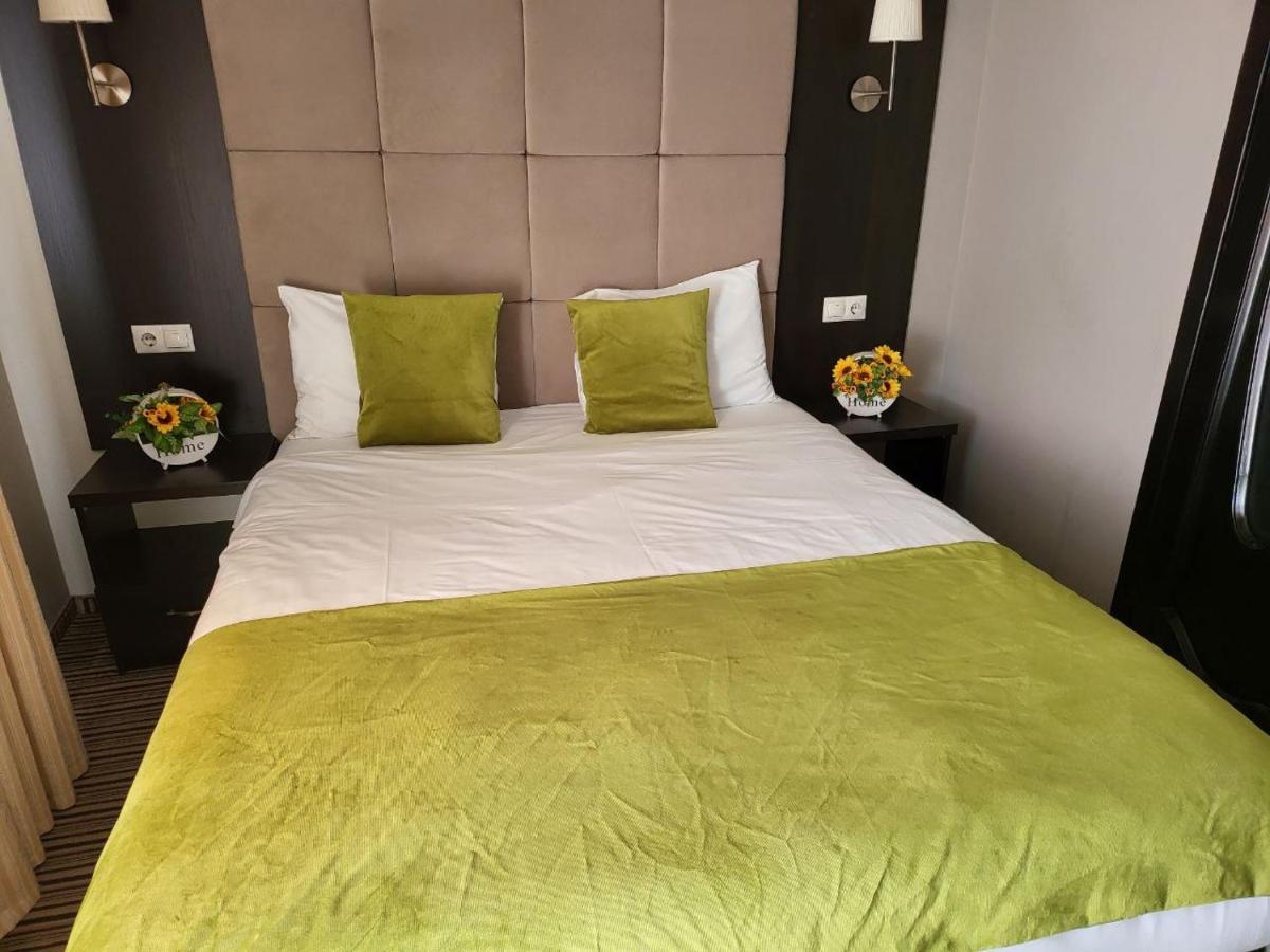 Shadow Boutique Hotel & Spa キシナウ エクステリア 写真