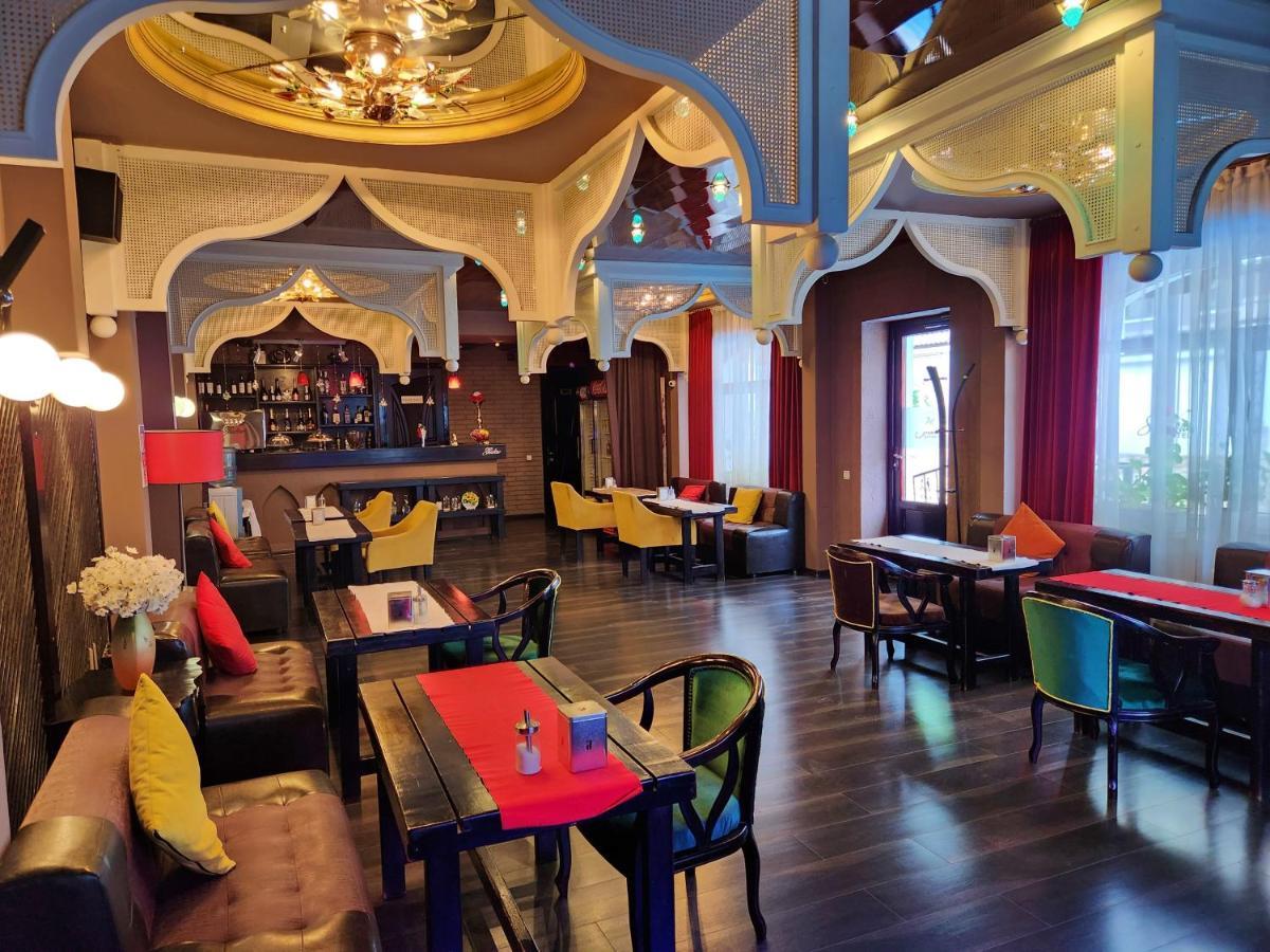Shadow Boutique Hotel & Spa キシナウ エクステリア 写真