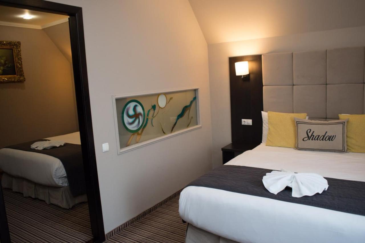 Shadow Boutique Hotel & Spa キシナウ エクステリア 写真